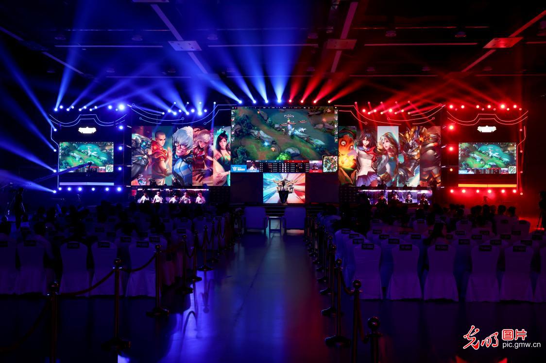 众讨论的焦 众讨论的焦