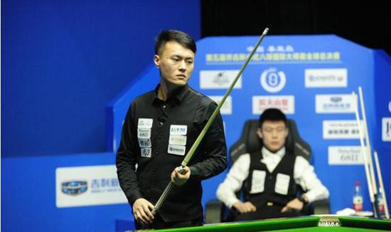 系列中的赫 系列中的赫