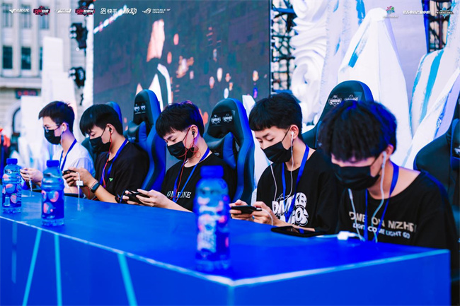 培养学生为 培养学生为